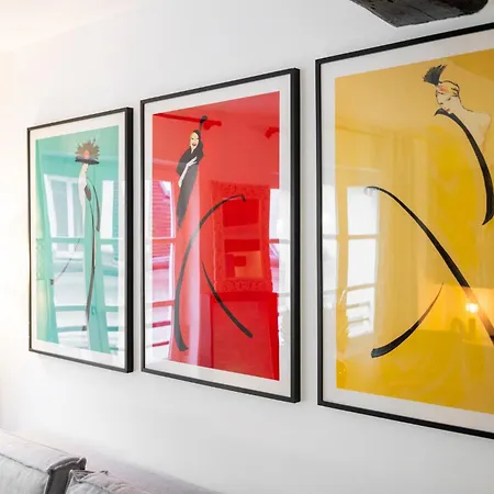 Bright Modern Vintage Renovated Flat In Le Marais Parigi