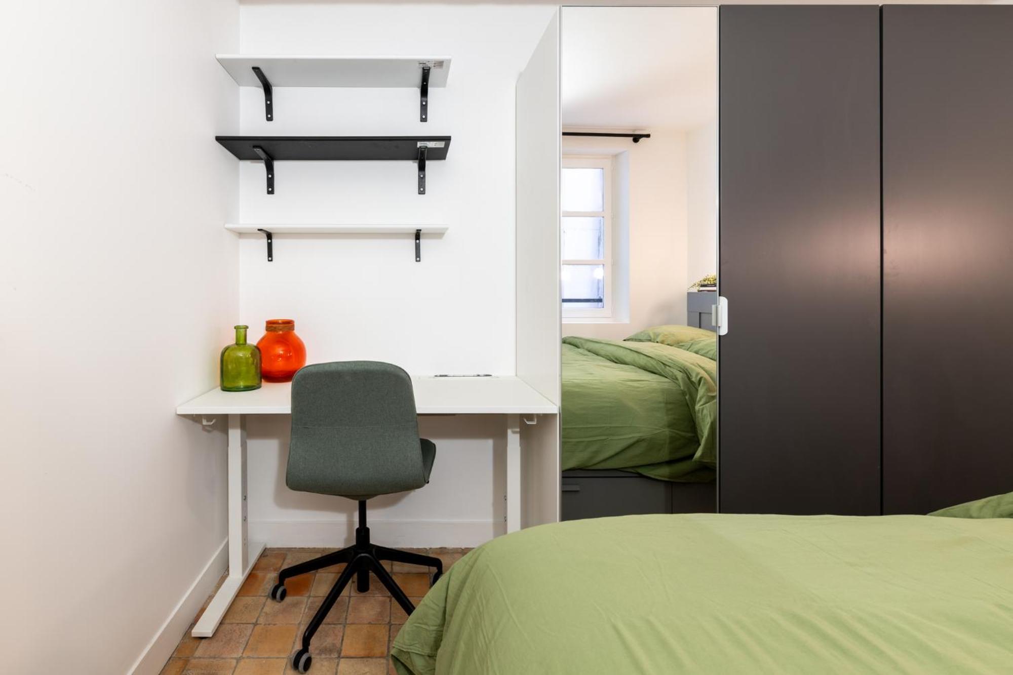 Bright Modern Vintage Renovated Flat In Le Marais Parigi