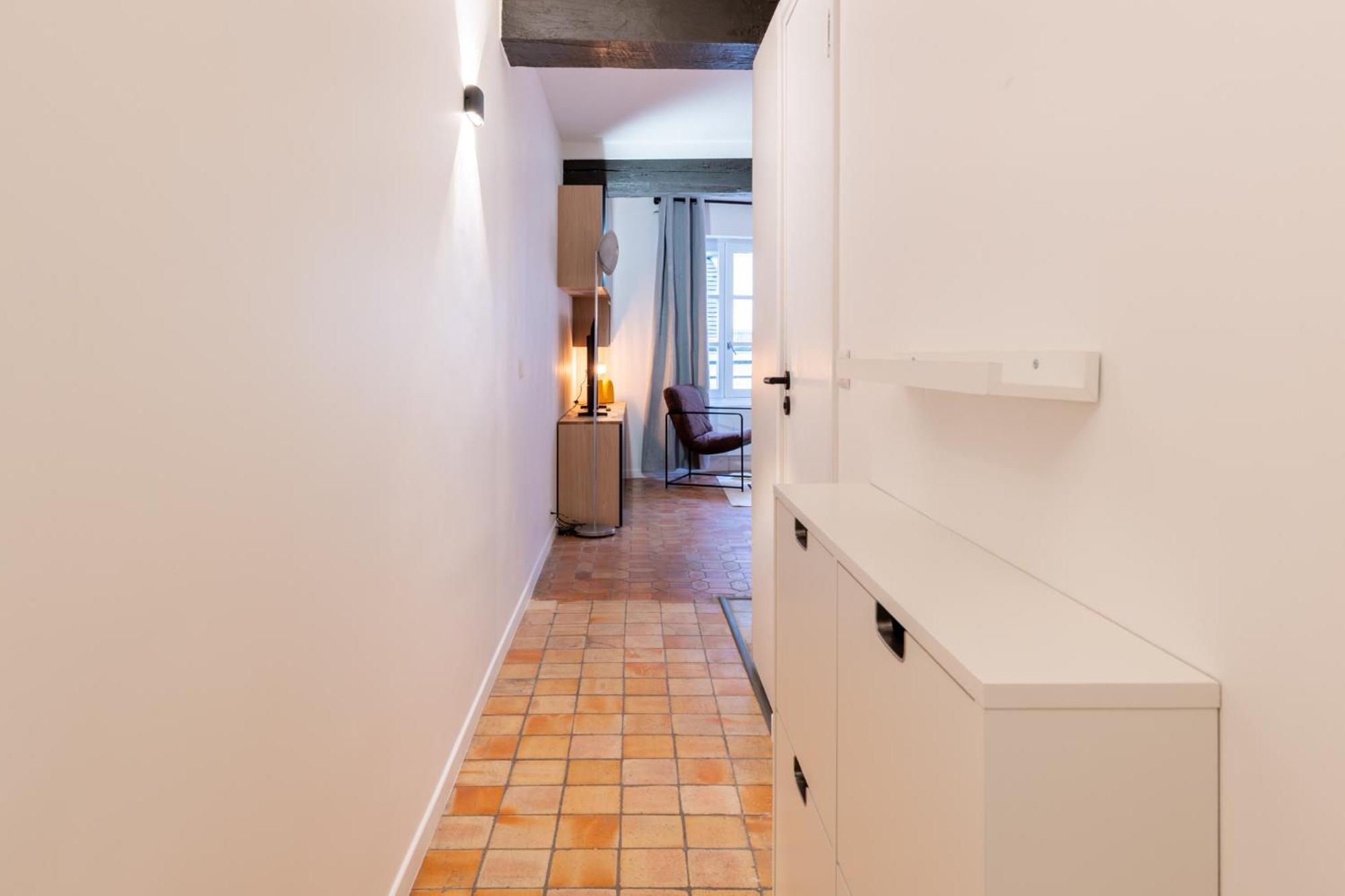Appartamento Bright Modern Vintage Renovated Flat In Le Marais Parigi